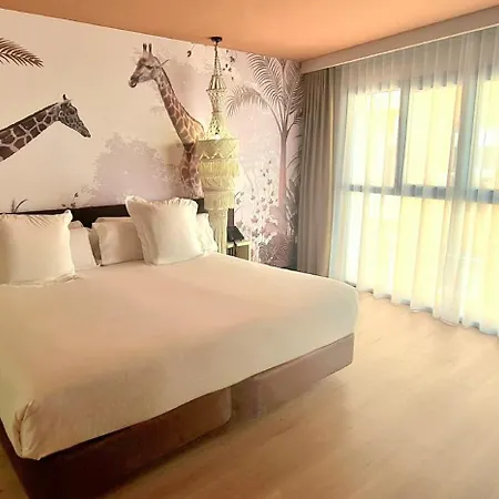 Hotel Moma Centro 2*