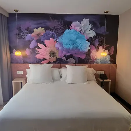 Hotel Moma Centro 2*
